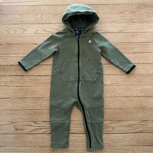 GAP FIT ONE PIECE HOODED OVERALLS 12-18 MONTHS BABY
